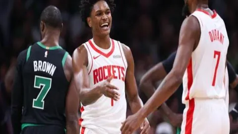 库里再创佳绩，勇士狂夺42分，五项纪录齐刷新！巴特勒抢断四次，波杰姆斯基表现突出。