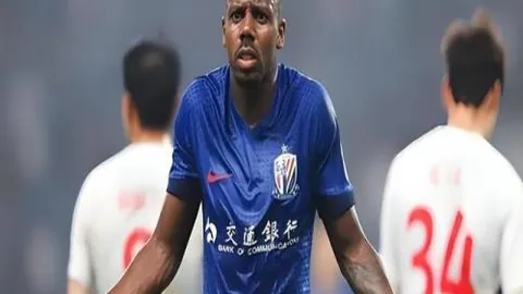 徐惠琴在室内赛女子撑杆跳高获第六名