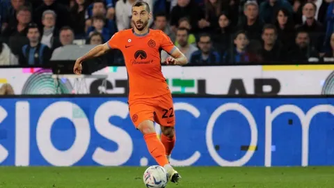 日本女足以4-1战胜哥伦比亚，将与美国女足争夺冠军殊荣。